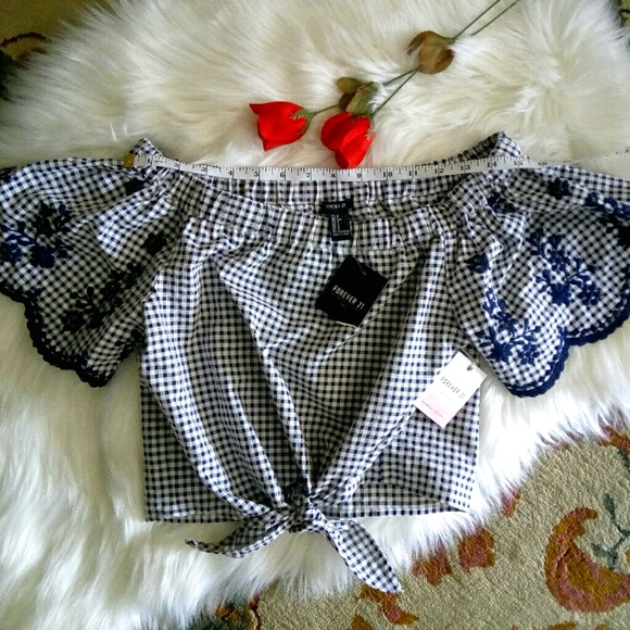 πHPπ Forever 21 Off the Shoulder Cropped Blouse - Picture 3 of 5